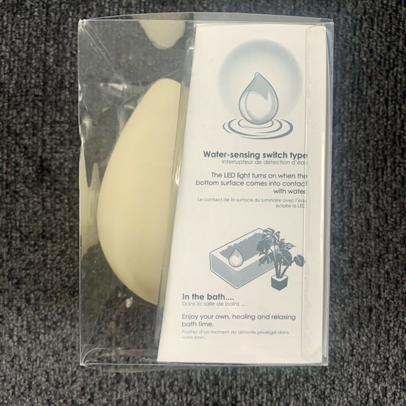 NIB Dreams White Water Drop Shaped Rainbow Gradient Color Changing Bath Light - Picture 4 of 8